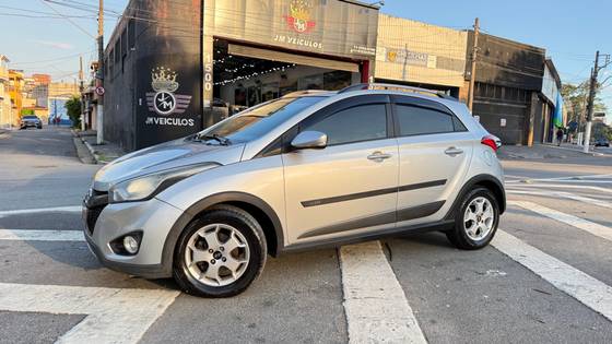 HYUNDAI HB20X 1.6 16V STYLE FLEX 4P AUTOMÁTICO